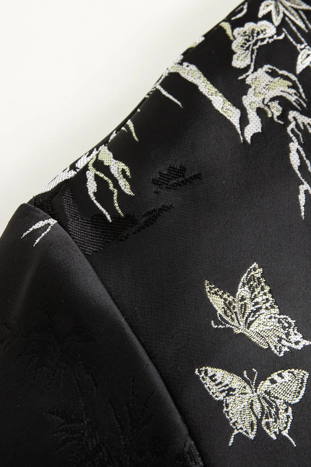 Embroidery Mandarin Coat - Image 7