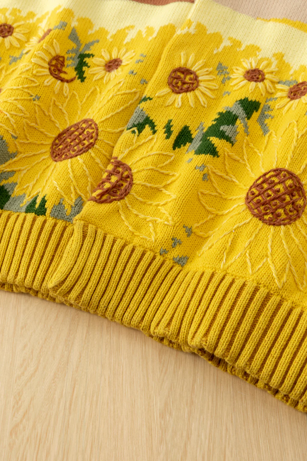 Intarsia Sunflower Cardigan - Image 9